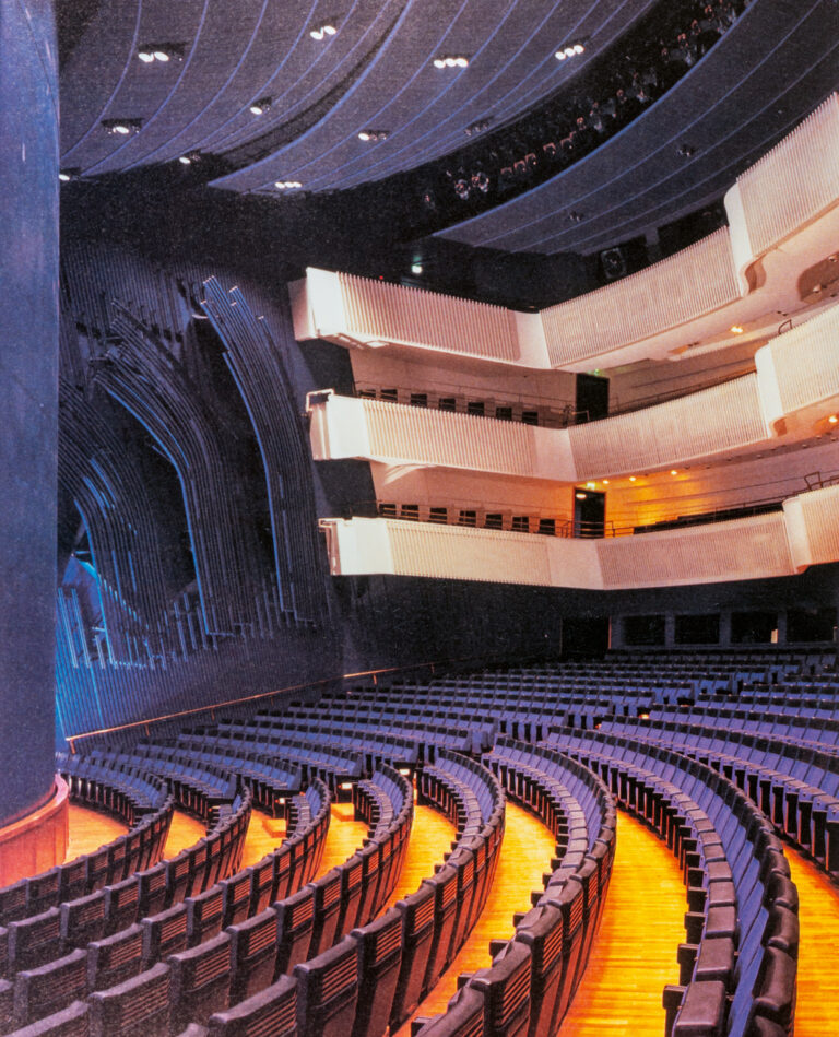 Aalto-Musiktheater, Essen 
Fotografie, 24 × 18 cm, ohne Datum
Bestand Harald Deilmann im Baukunstarchiv NRW
