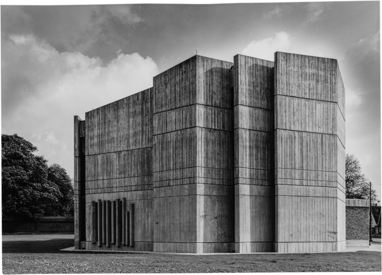 Friedenskirche Herten-Disteln, Fotografie, 21 × 29,4 cm, ohne Datum, 
Bestand Hans Hoffmann im Baukunstarchiv NRW