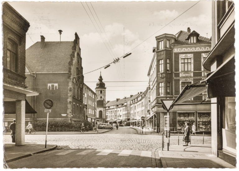 Dinslaken Town Hall, Hillenkamp and Müller 1896-97, 1913, postcard
Collection Baukunstarchiv NRW
