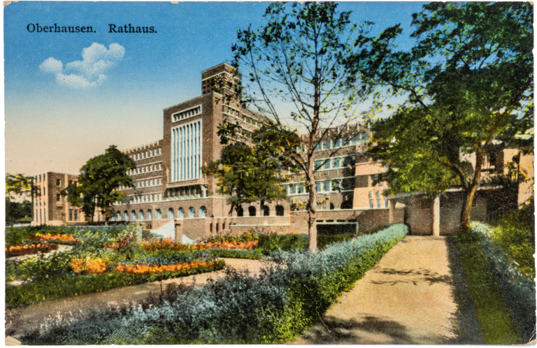 Oberhausen Town Hall, Ludwig Freitag, 1927-30, postcard
Baukunstarchiv NRW collection 

