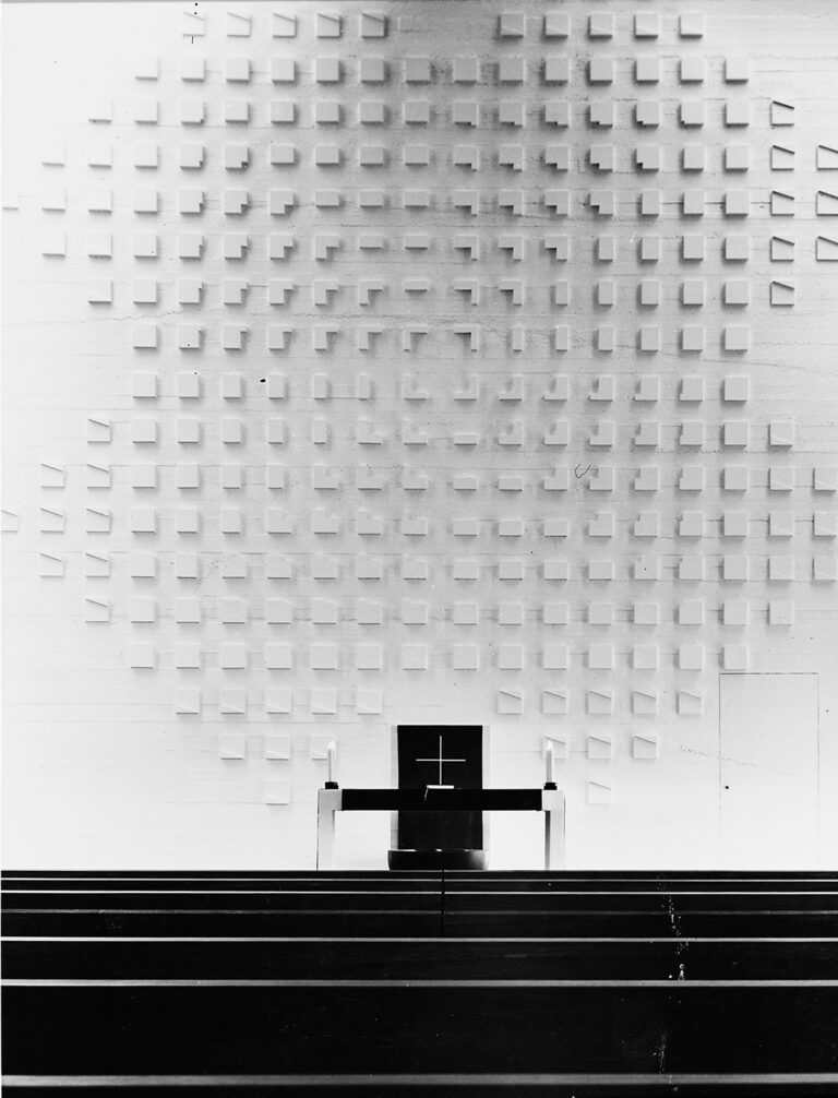 Evangelische Thomaskirche Gelsenkirchen Buer-Erle Fotografie, 24 × 18,2 cm, um 1966 Bestand Albrecht Egon Wittig im Baukunstarchiv NRW